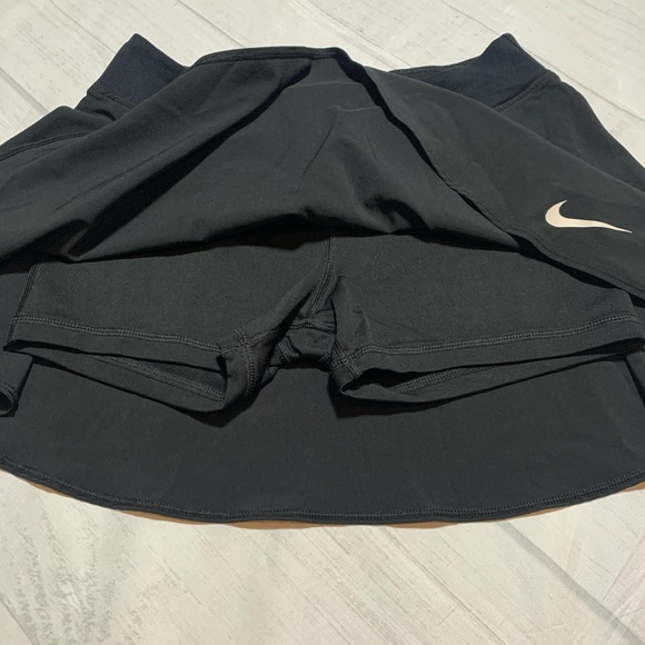 Nike Dri-Fit pull on skort. Size S. - Picture 5 of 9